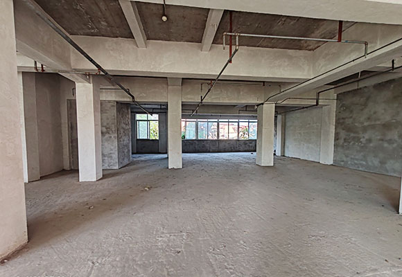 江陽區(qū)況場(chǎng)鎮(zhèn)(佳鴻首創(chuàng)銘都)營業(yè)房和車位整體拍賣